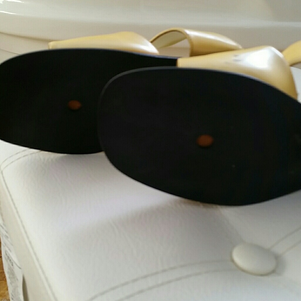 Esprit yellow sandal - Picture 6 of 7